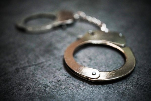 共享财富 亚钾国际董事长被刑拘，此前在境外落网并被遣返回国